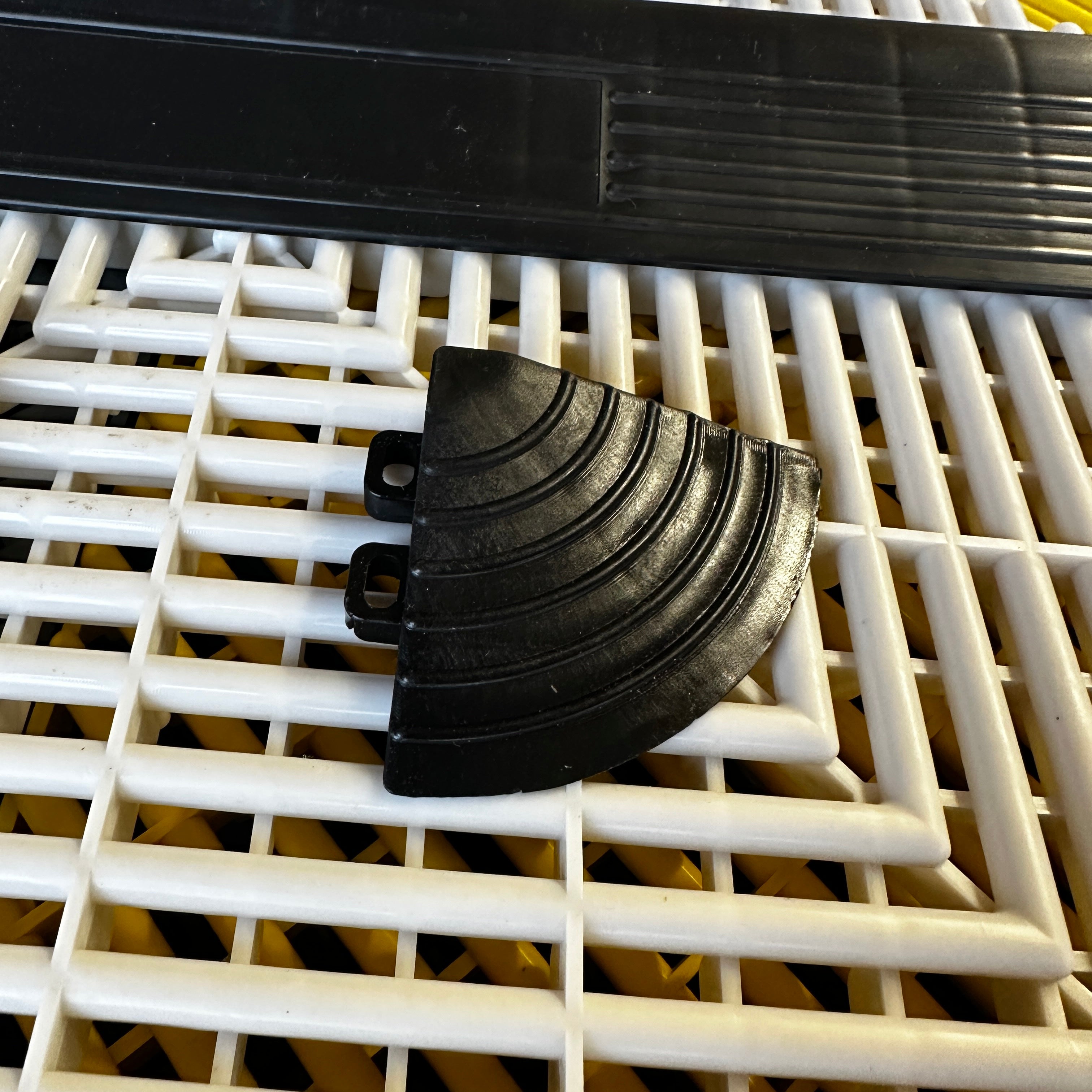 Air Range Vented Tile Corner Piece